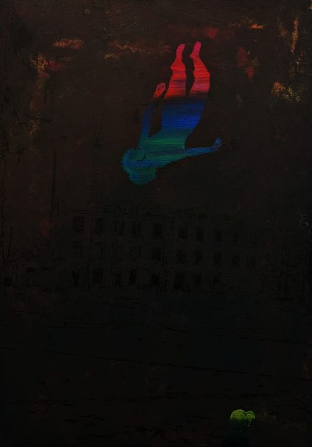 Abstraktes Bild mit dunklem Hintergrund und farbigen, schemenhaften Figuren.